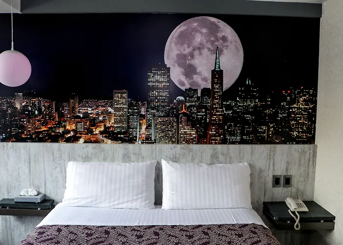 La Luna Hotel